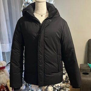 Aritzia super puff  Jacket